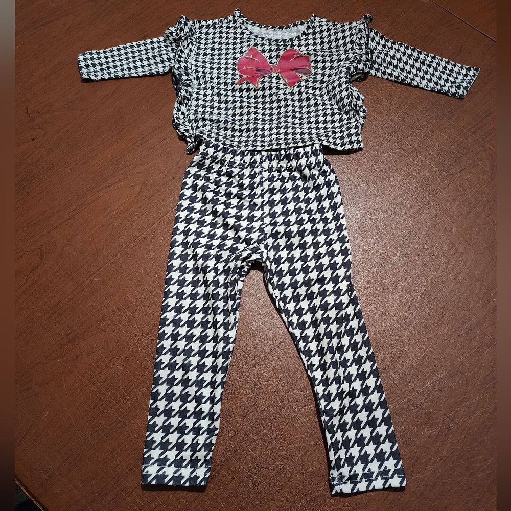 The Children's Place Houndstooth Outfit with Pink Bow